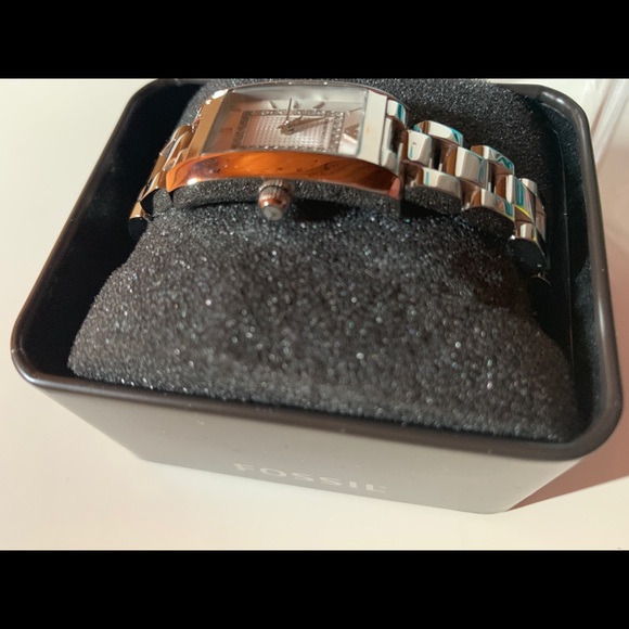 NEW Emporio Armani Women’s Watch - Picture 9 of 10